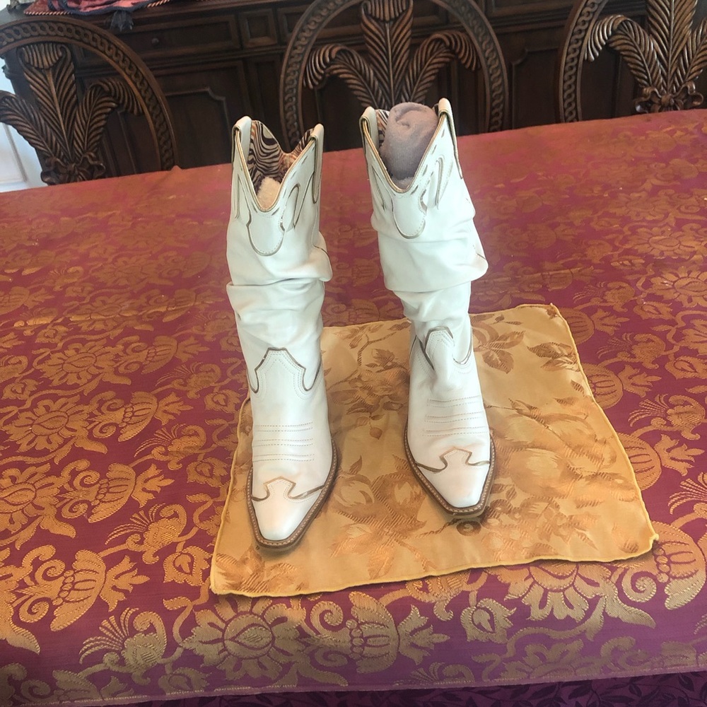 Gianni Bini Tan Upper Leather Boots.  Size 8M.  New 🥰